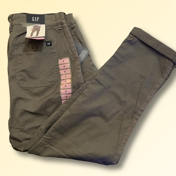 Gap Women's Relaxed Girlfriend Cuffed Twill Pant - Picture 2 of 5